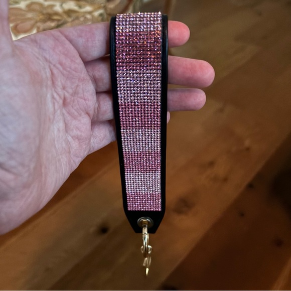 NWOT VS Wrist Strap Keychain - Picture 5 of 9